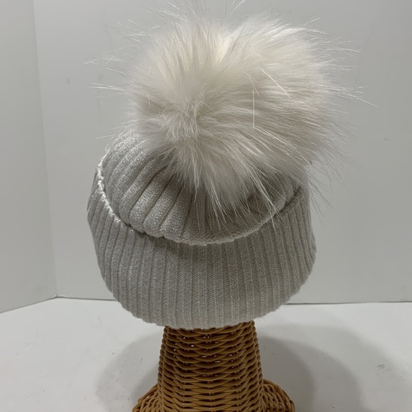 White silver metallic winter cap NEW - Picture 4 of 11